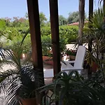 Daire Xenia Garden 2 *