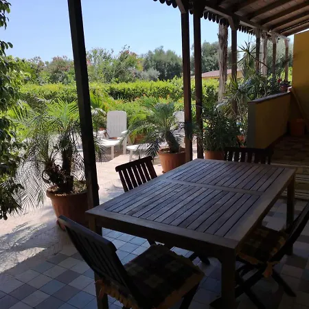 Apartamento Xenia Garden 2 *