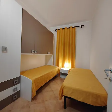 Apartamento Xenia Garden 2 *